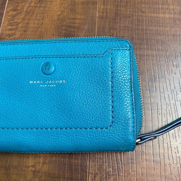 Marc Jacobs leather wristlet - Picture 2 of 12
